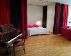 Hotelli Le Salon De Musique (Tourny, Ranska)