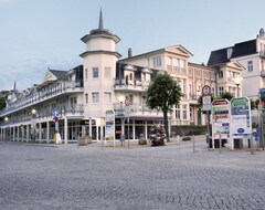 فندق شتراندهوتل برويزنهوف (زينوويتز, ألمانيا)