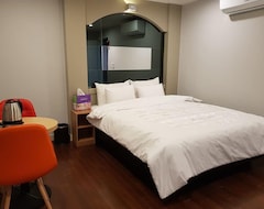 Khách sạn Hite Motel (Changwon, Hàn Quốc)