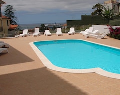 Khách sạn Nora Premium (Funchal, Bồ Đào Nha)
