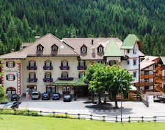 Khách sạn Bernard (Canazei, Ý)