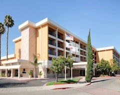 Otel Hilton Stockton (Stockton, ABD)