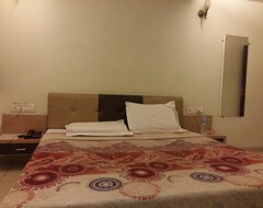 Hotel sky inn (Bhavnagar, Indija)