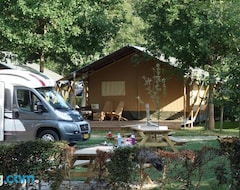 Kamp Alanı Vakantiewoning Val Dor (Parc Hosingen, Luxembourg)