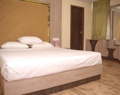 Khách sạn OYO 10222 Hotel Anbu Park (Tiruchirappalli, Ấn Độ)