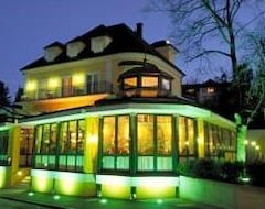 Hotelli Parkhotel Neubauer (Bad Sauerbrunn, Itävalta)