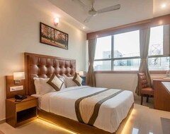 Khách sạn OYO 9328 Empire Suite (Mumbai, Ấn Độ)