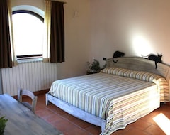 Hotel B&B Podere Montese (Villafranca in Lunigiana, Italija)