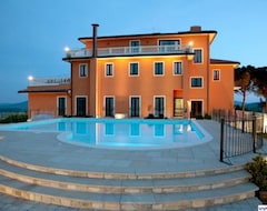 Hotel Fortebraccio (Montone, Italy)