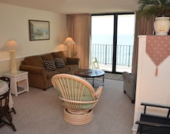 Otel Spacious And Lovely Two Bedroom Suite Right On The Grand Atlantic Ocean! (Garden City, ABD)