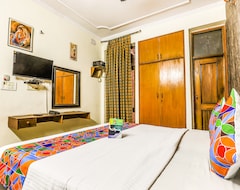 Hotel Collection O Hari Villa Near ISKCON Temple Noida (Noida, India)
