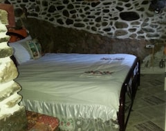 Hotel Birgi Izzet Efendi Taş Konak Pansiyon (Izmir, Turkey)
