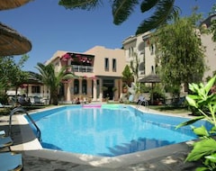 Hotelli Aquarius Exclusive (Agia Pelagia, Kreikka)