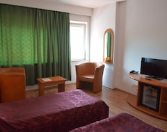 Khách sạn Select (Tulcea, Romania)