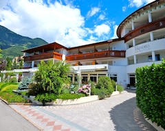Otel Paradies (Dorf Tirol, İtalya)
