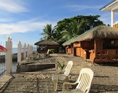 Pansiyon Bamboo village on the beach (Catmon, Filipinler)