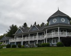 Hotel La Maison Bleue Du Lac Wallace (Coaticook, Canada)