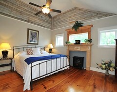 Chapel Valley Estate Bed & Breakfast (Beaver Falls, Hoa Kỳ)