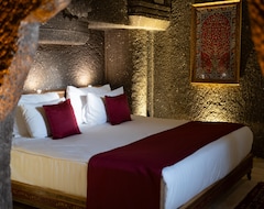 Hotel Sah Saray Cave Suites (Göreme, Turska)