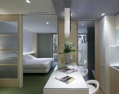 Hotel Ako Suites (Barcelona, Spain)