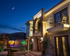 Hotel Amour Alacatı Butik Otel (Cesme, Turkey)