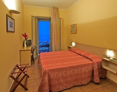 Hotel Ideale (Ortona, Italy)