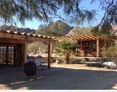 Toàn bộ căn nhà/căn hộ Desert Jewel Cabin With Spectacular View /5 Minutes From Palm Desert! (Palm Desert, Hoa Kỳ)