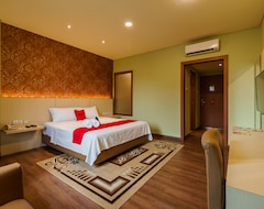 Hotel RedDoorz Plus near Dunia Fantasi Ancol (Jakarta, Indonesien)