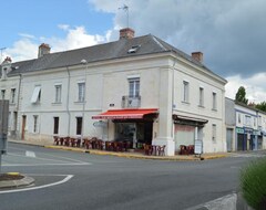 Hotel Du Château (Baugé, France)