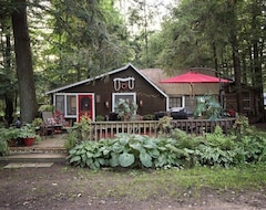 Nhà trọ Pine Lodge (Arnprior, Canada)