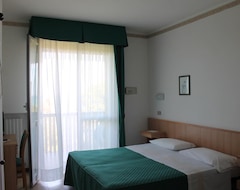Khách sạn Fabiola (Giulianova, Ý)