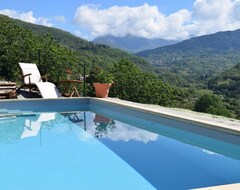 Cijela kuća/apartman Luxurious Tuscan Villa with Pool , Jacuzzi and Sauna overlooking the mountains (Fivizzano, Italija)