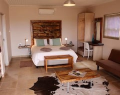 Entire House / Apartment Kgalagadi Lodge (Mier, South Africa)