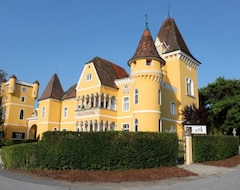 Bed & Breakfast Georgi Schloss (Ehrenhausen, Áo)