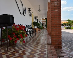 Apart Otel Cortijo de Frías (Cabra, İspanya)