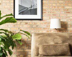 Cijela kuća/apartman Soft Suede And Warm Bricks At A Sylish Rogers Park Home (Chicago, Sjedinjene Američke Države)