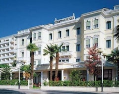 Khách sạn Grand Hotel Trieste & Victoria (Abano Terme, Ý)