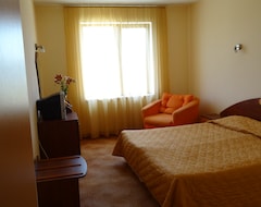 Khách sạn Hotel Adamo (Varna, Bun-ga-ri)