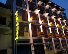 Khách sạn George (Barcellona Pozzo di Gotto, Ý)
