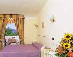 Khách sạn Hotel San Giovanni Terme (Ischia, Ý)