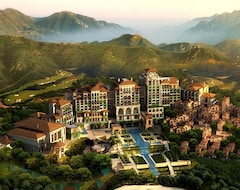 Resort Hilton Yuxi Fuxian Lake (Yuxi, China)