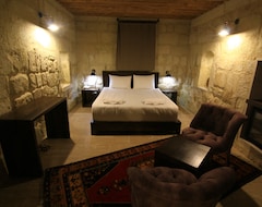 Hotel Tafana Cave & Stone Lodge (Nevsehir, Turkey)