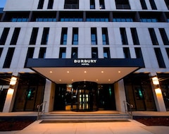 Burbury Hotel & Apartments (Canberra, Australia)