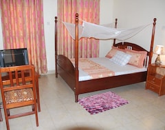 Uhuru 50 Hotel (Kasese, Uganda)