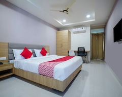 Khách sạn Veeraj Suites (Hyderabad, Ấn Độ)