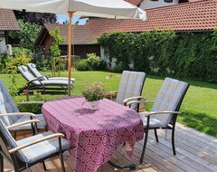 Hele huset/lejligheden Spacious Apartment With Balcony Near Ammersee For 2 To 8 People (Geltendorf, Tyskland)