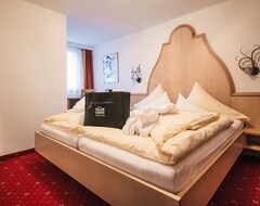 Khách sạn Hotel Arlen Lodge (St. Anton am Arlberg, Áo)