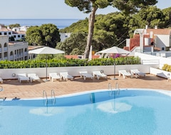 Хотел Hotel Ilunion Menorca (Кала Галдана, Испания)