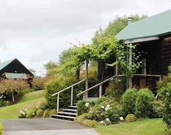 Khách sạn Vineyard Cottages (Auckland, New Zealand)