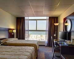 Ajman Beach Hotel (Ajman, United Arab Emirates)
